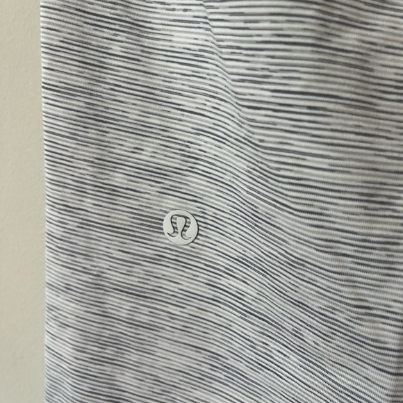 Lululemon On The Fly Crop 23" - Picture 7 of 11